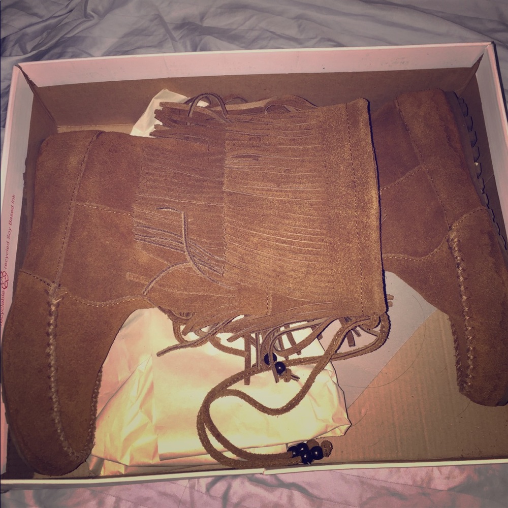 Minnetonka frill boots